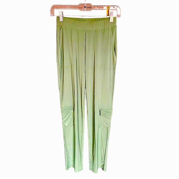 Pull on green cargo pants - Picture 2 of 7